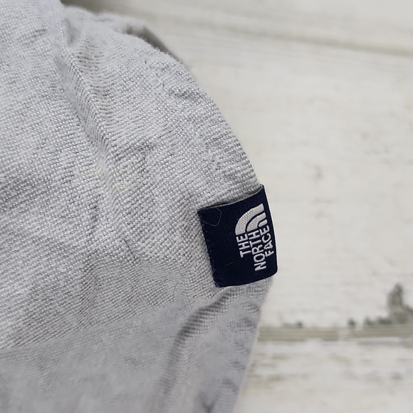 The North Face gray soft flannel button up long sleeve shirt Size Medium - Picture 2 of 11